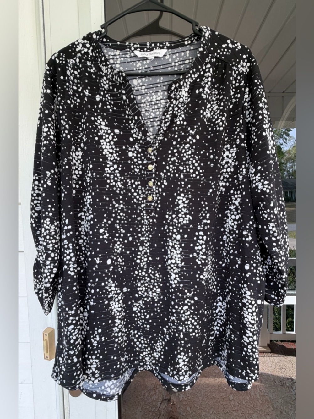 Women's Black and White Printed Button-Front Blouse